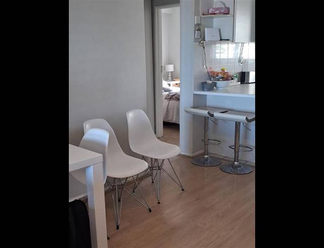 2 BEDROOM PROPERTY TO RENT IN VREDEHOEK